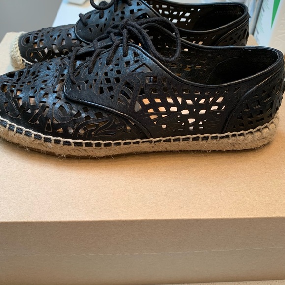 Vince Camuto sneakers black tie up - Picture 7 of 13